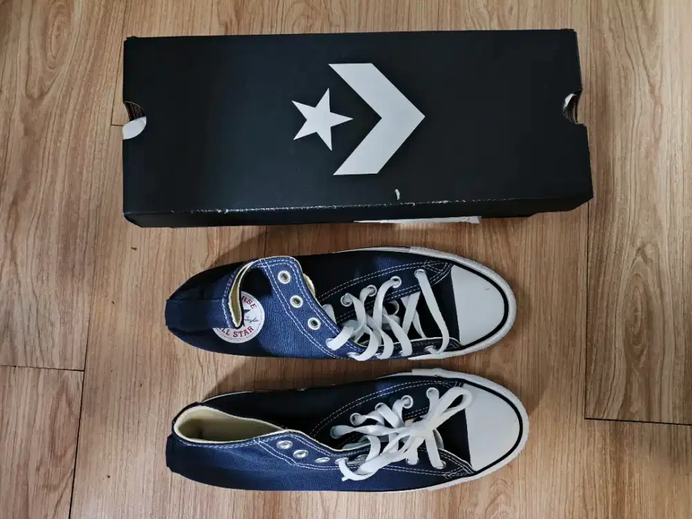 Sepatu Converse Chuck Taylor All Star Classic Size 42