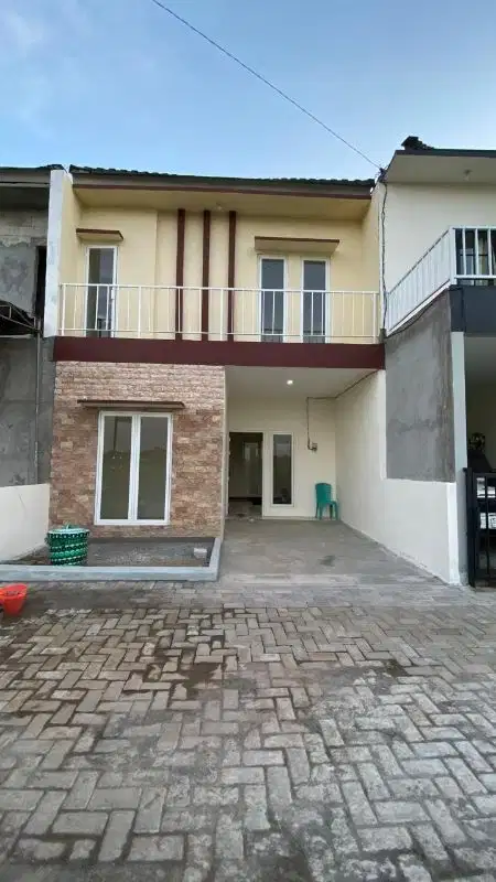 RUMAH 2 LANTAI MOJOKERTO KOTA