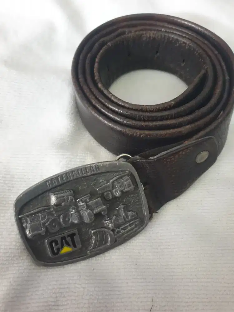 Sabuk buckle caterpillar kulit