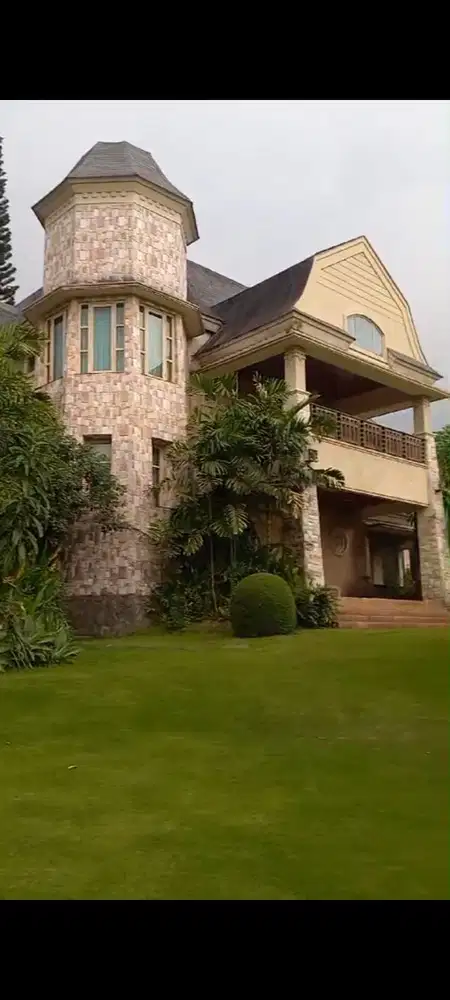 DI JUAL VILLA MEWAH KAWASAN PADEPOKAN TRAWAS PCP AREA WISATA TRAWAS