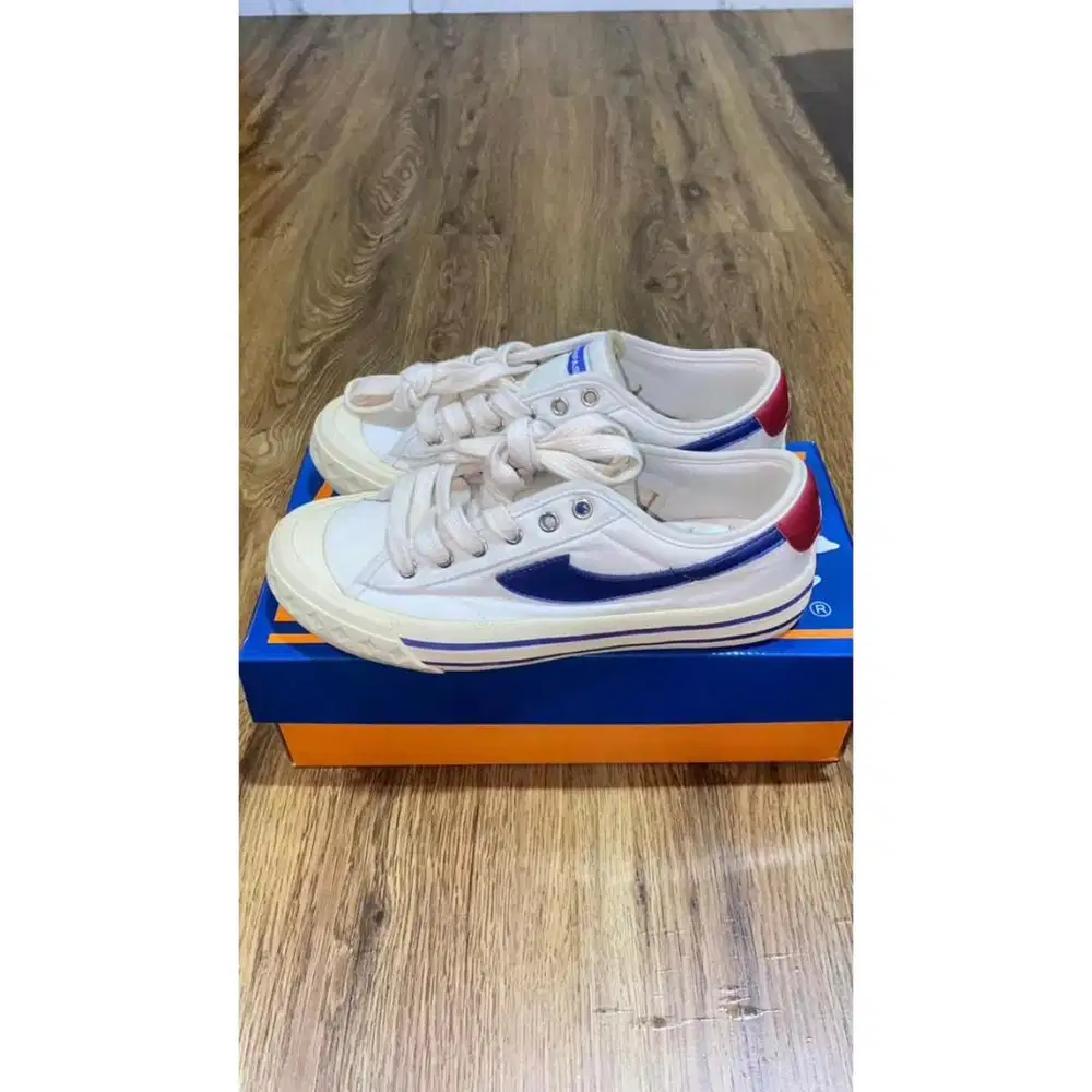 Sepatu compass size 41