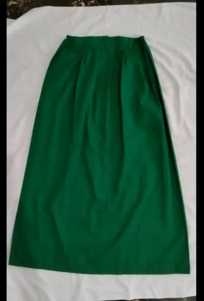 Rok sekolah hijau preloved