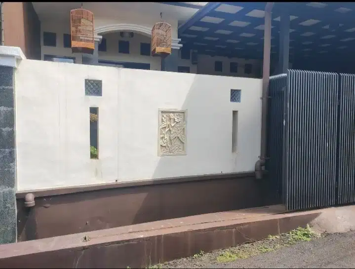 Dijual rumah yang asri dan strategis di tengah Kota Ciamis