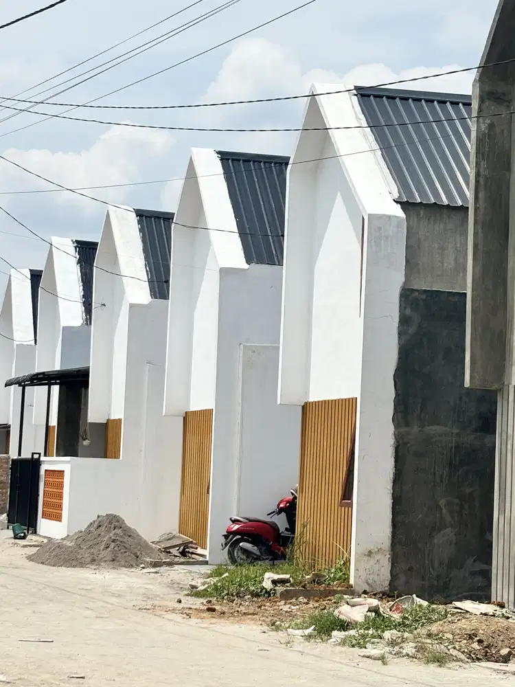HANYA 220Jt SUDAH ALL IN, RUMAH KOMERSIL DAERAH SUNGGAL