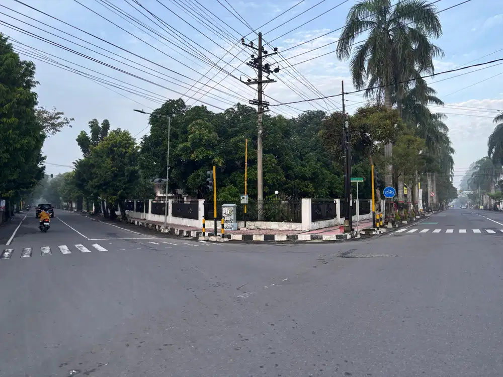 Di Jual Rumah Hook Strategis di Pusat Kota Blitar