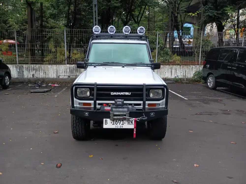 Daihatsu Taft GT 4x4 Istimewa seperti baru