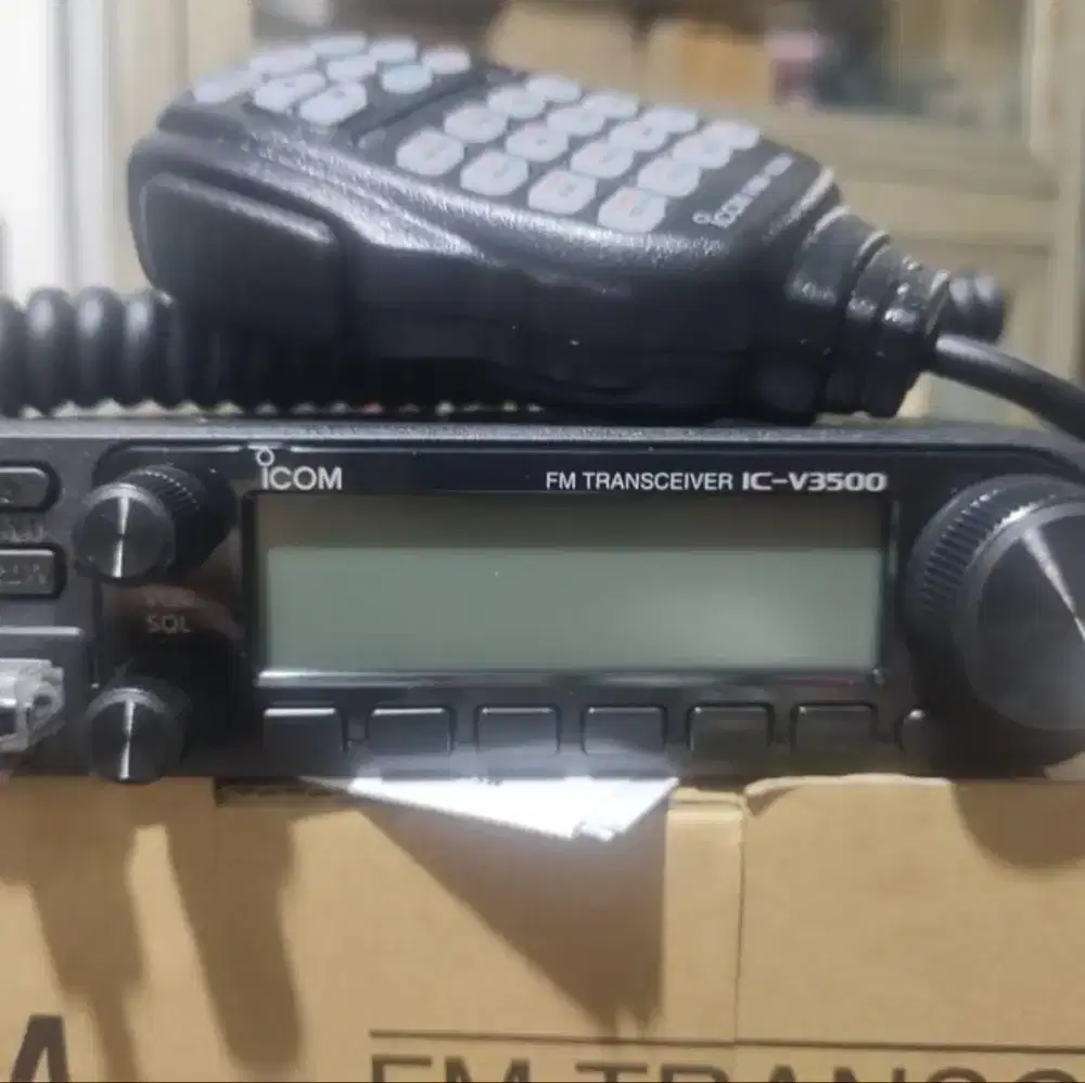 Radio rig icom icv3500 ic v3500 vhf 65 watt 136 174 mhz new ori