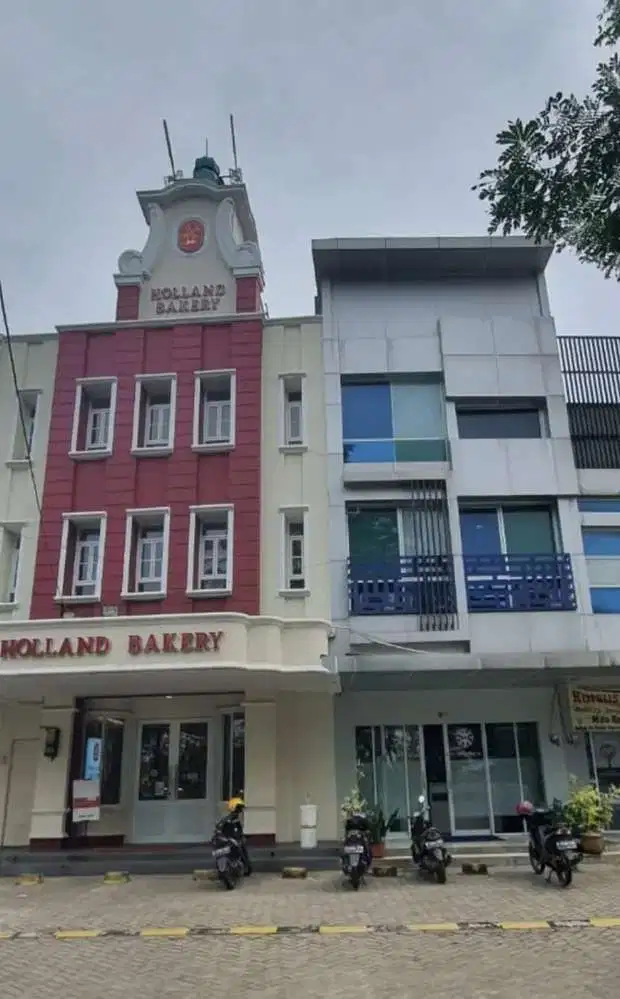 Ruko 3lantai untuk kantor jual harga dibawah pasaran