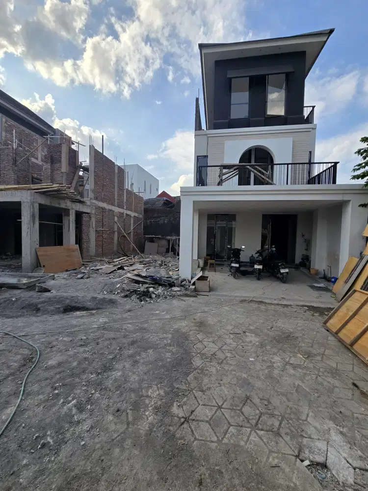 Rumah 3 lantai palebon raya pedurungan kota semarang