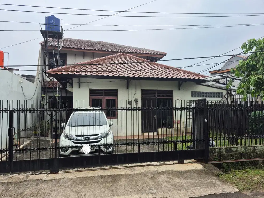 Dijual Cepat! Rumah Luas 240m², Hook, 2 Lantai, Ex-Kantor Usaha