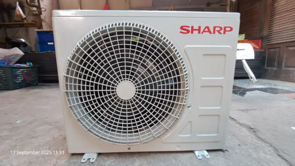DIJUAL AC SHARP 3/4 PK (MASIH LENGKAP & NORMAL)