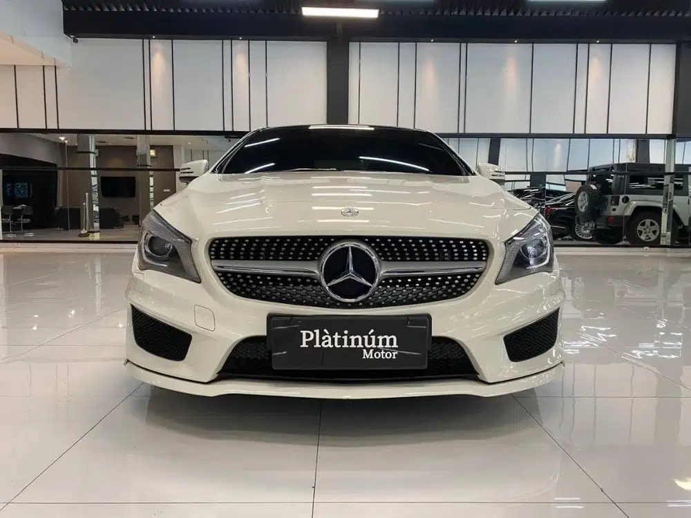 MERCEDES BENZ  CLA 200 AT