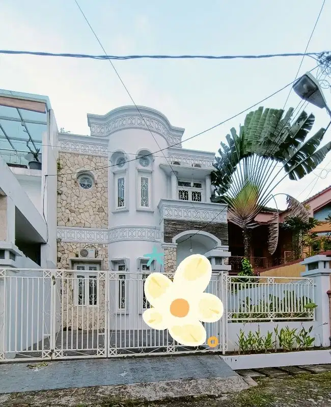 Dijual rumah mewah di kawasan elit