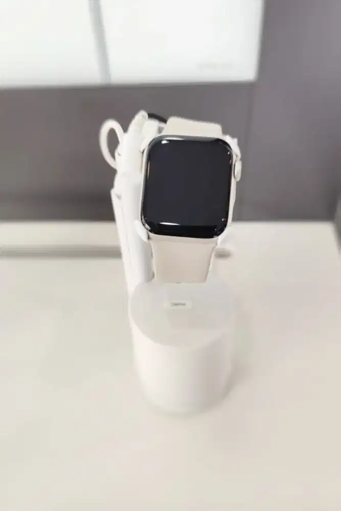 Apple watch SE gen II . 40mm starlight