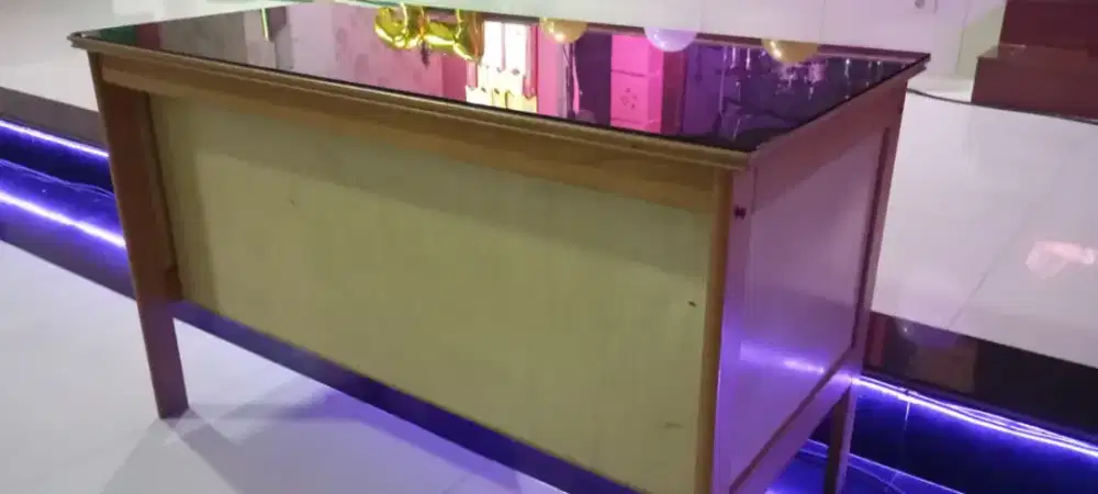 Meja Kerja Sekretaris Ex Kantor