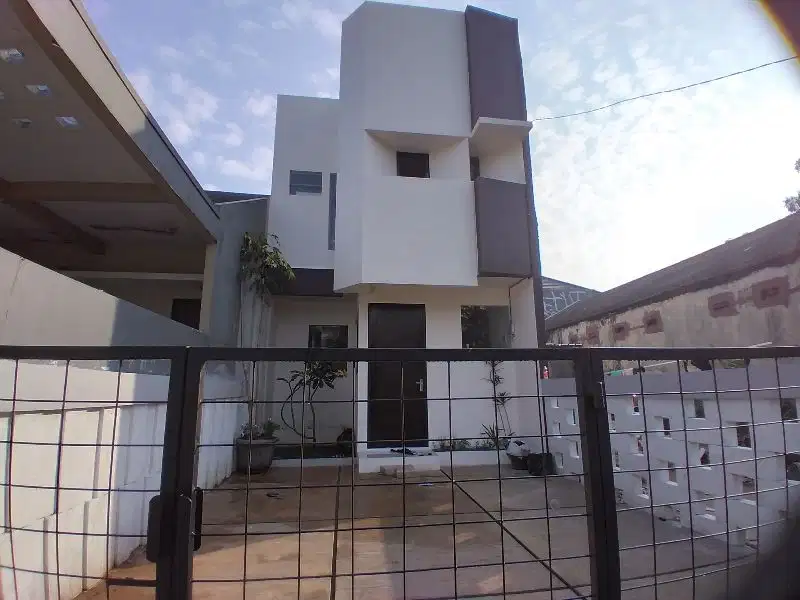 Rumah Modern Tropis 3 KT strategis di Komplek Asabri  Jatiasih
