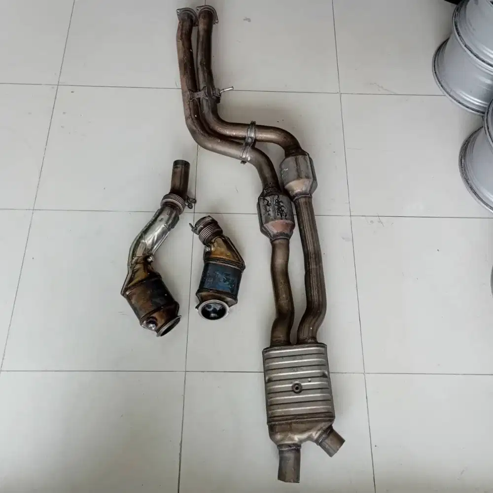 BMW M4 F82 Exhaust Assembly – Cats + Midpipe + Center Resonator