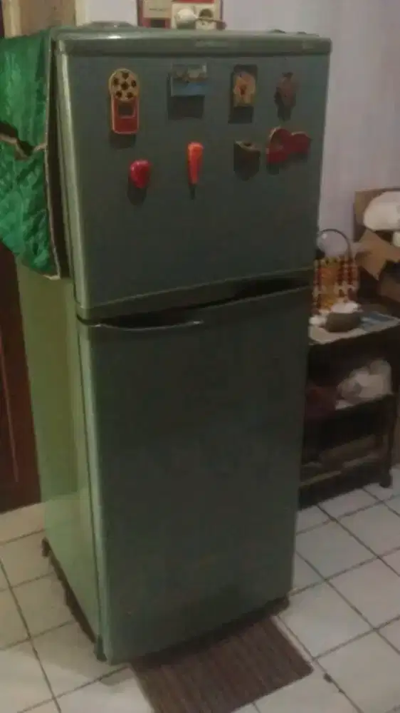 Perbaikan dan jual beli kulkas