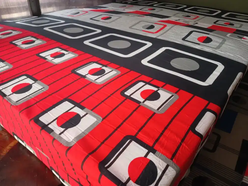 Kasur busa bekas juoooz besar mantap bisa muat untuk 3 orang