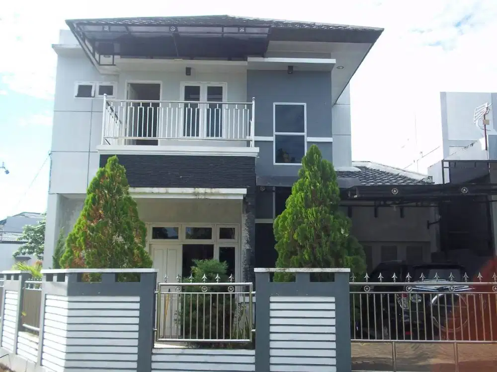 Dikontrakkan Rumah Dua (2) Lantai