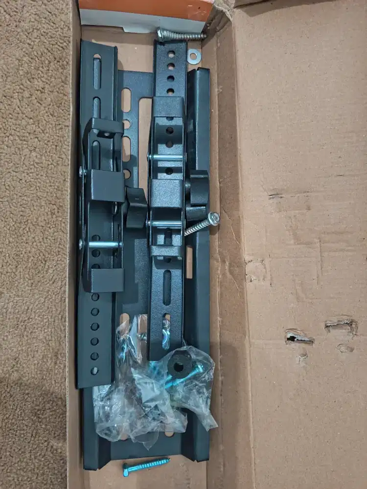 Breket tv belum di gunakan