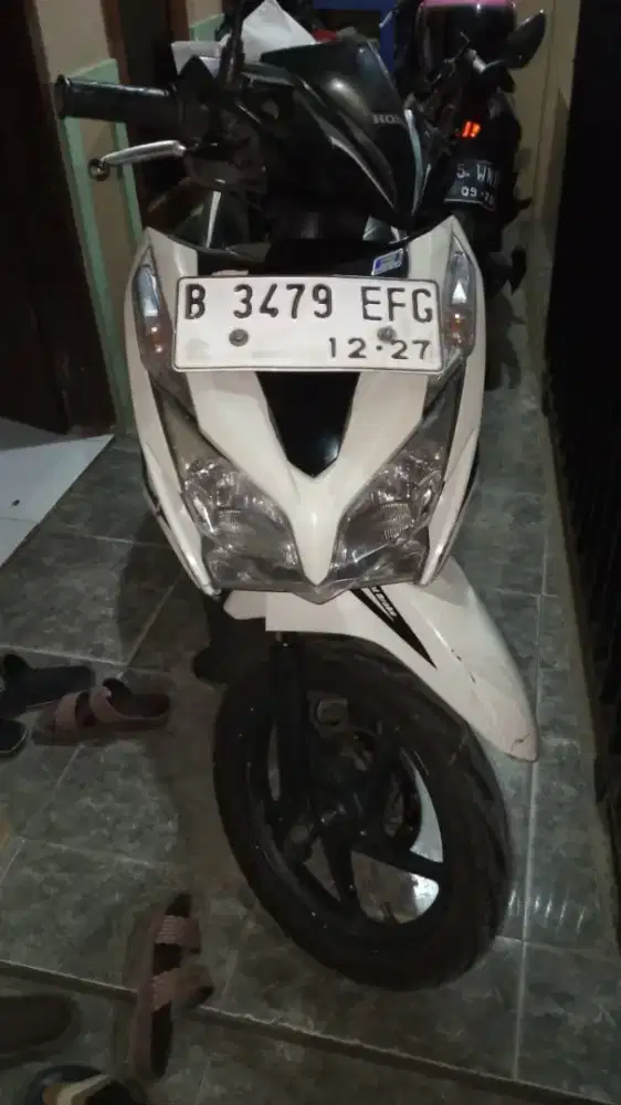 Dijual Honda Vario KZR 2014 mulus siap gass