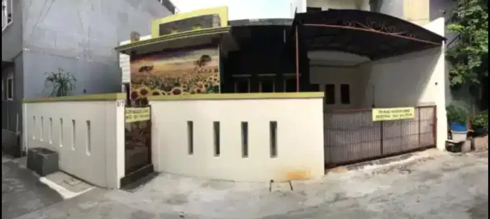 RUMAH MEWAH DI KOMPLEK ARION RAWAMANGUN