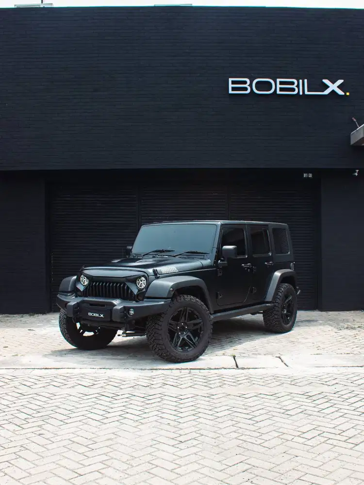 2011 Jeep Wrangler Rubicon Matte Black on Black Interior