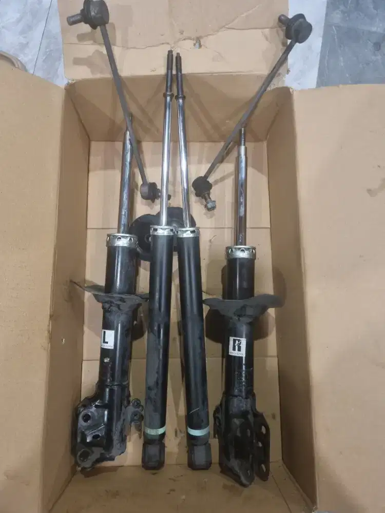 ShockAbsorber dpn blkg new Avanza (Bekas) 2022 Bekas Original Astra