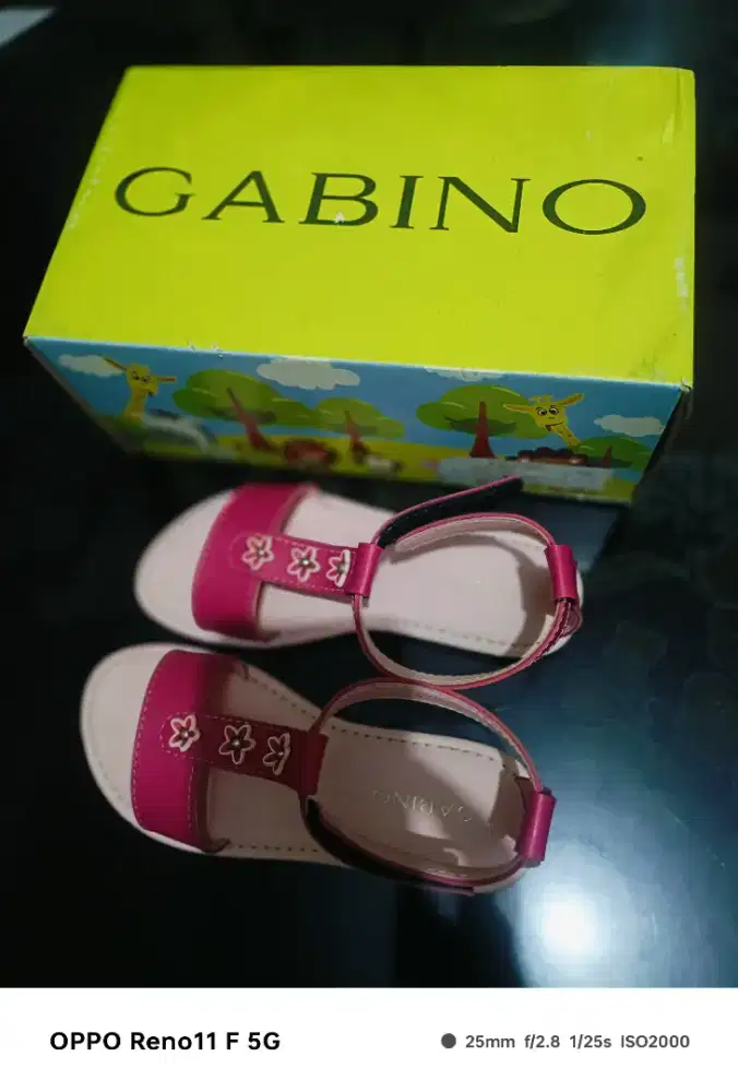 Sandal anak Gabino ukuran 31 warna pink