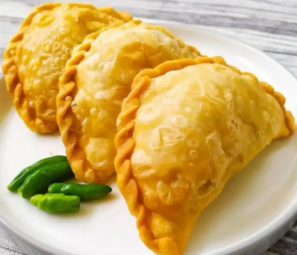 Pastel sayur ayam spesial isi 10