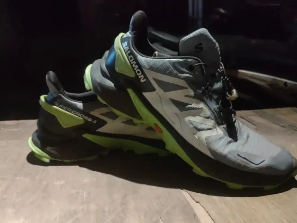 Sepatu Salomon supercroos 4