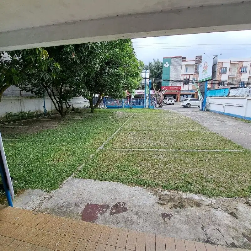 Rumah Pekarangan Luas kawasan Komersil jalur padat lalu lintas