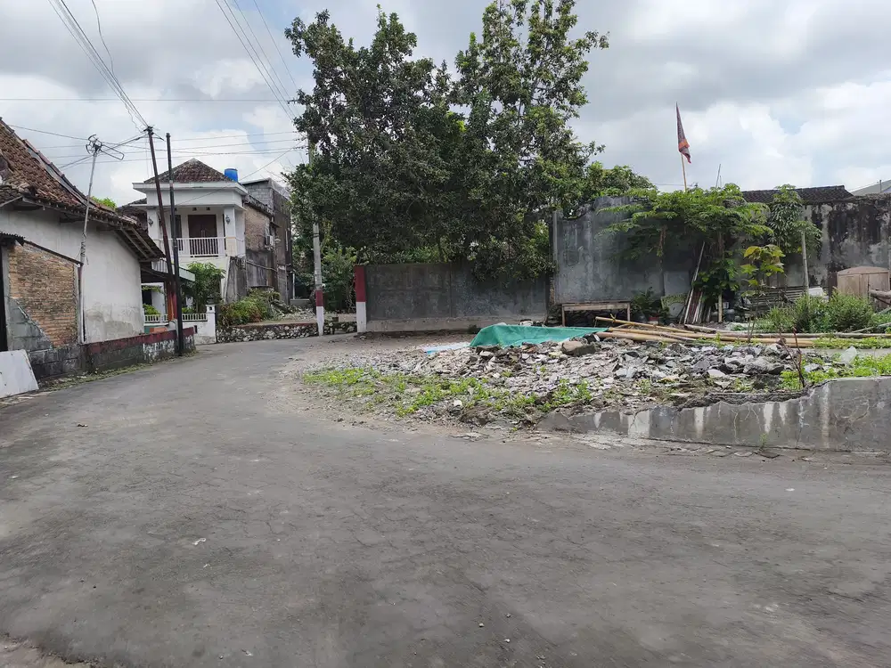 300m Jl. Kaliurang km10 , Jual Tanah Jogja, Pekarangan;  rumah kost