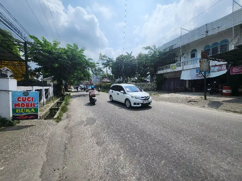 Car Wash, Doorsmer di pusat Kota Pekanbaru.