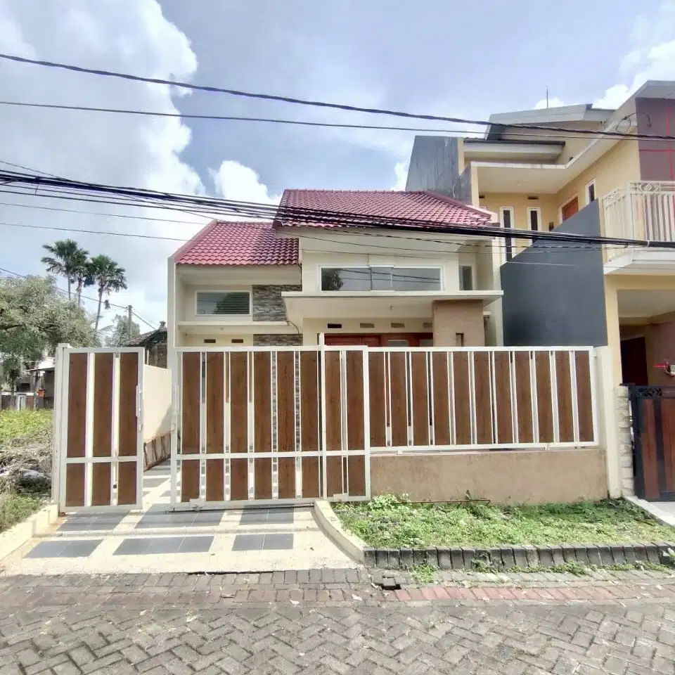 Rumah Strategis Cluster Bagus Sulfat Selatan Dekat Kota