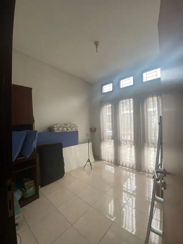 Jual rumah di Mekar Hegar