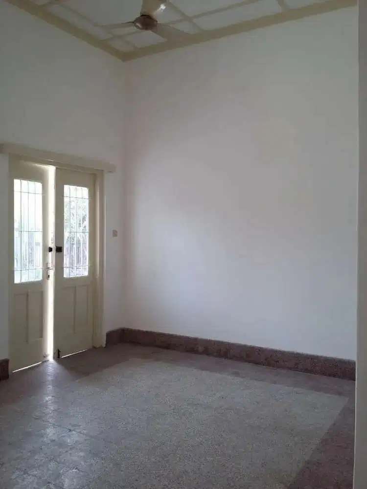 Dijual rumah Bangunan Belanda di jl. Sumbawa, Surabaya