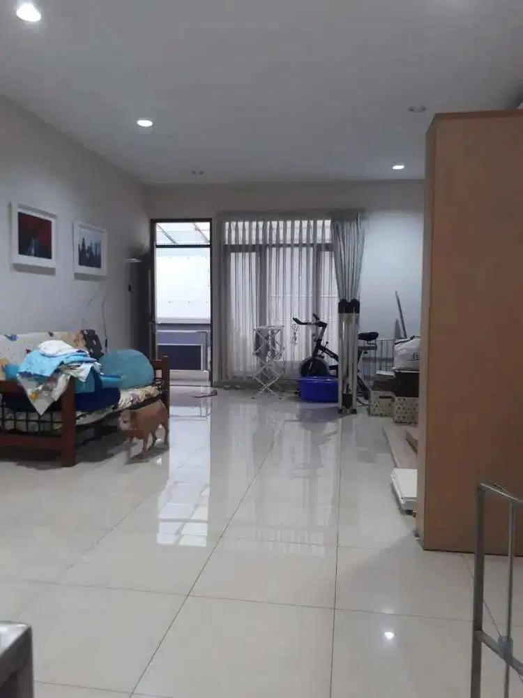 Jual rumah di istana regency sudirman
