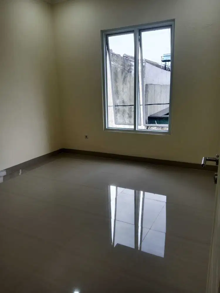 Dijual Rumah Baru Di Tebet , Dekat Jln 2 mbl