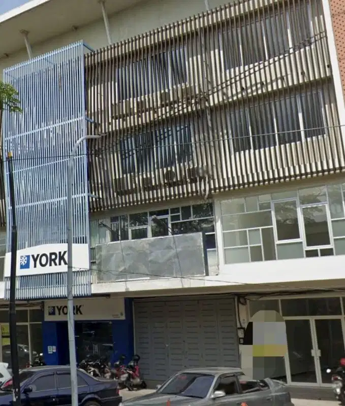 Disewakan ruko terawat, murah, 4lt, full ac, di Icon 21, merr