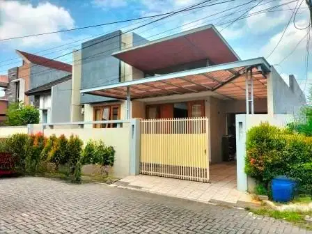 Rumah Bagus 2 lantai 180m2 Perum Elite, Solo Baru, Sukoharjo
