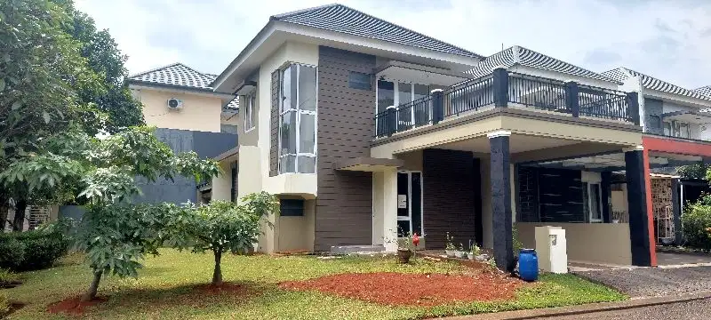 Dijual cepat Rumah 2 Lantai di posisi hook