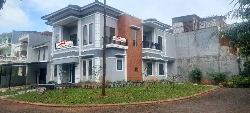 Dijual Cepat Rumah  2 lantai siap huni di kota wisata cibubur