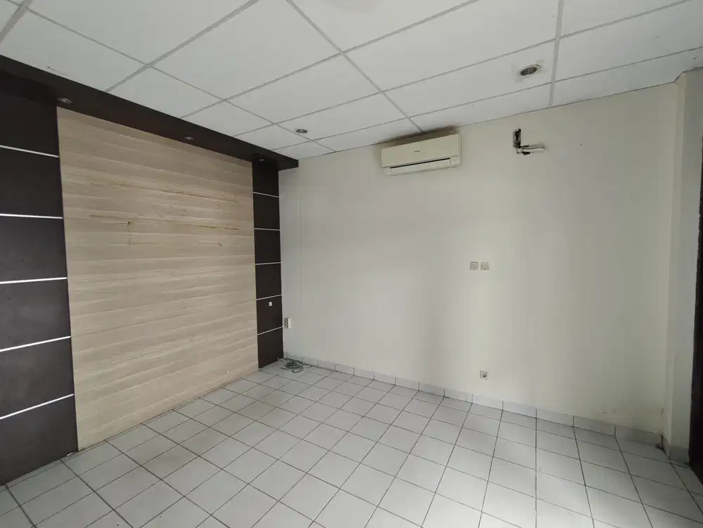 Ruko 4.5 lantai siap pakai di kompleks perkantoran kelapa gading