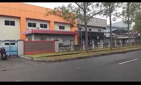 Disewakan Gudang Luas 5000m² Ada Hoist Crane 7,5 ton di jababeka