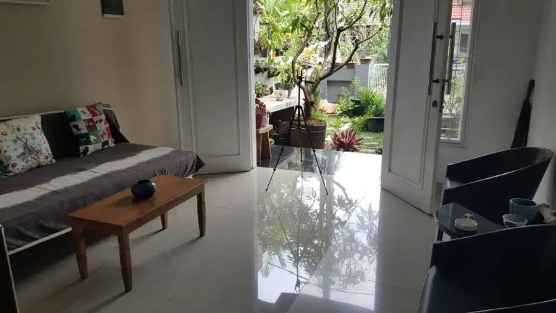 Rumah bagus 2 lantai siap huni di Puri Indah