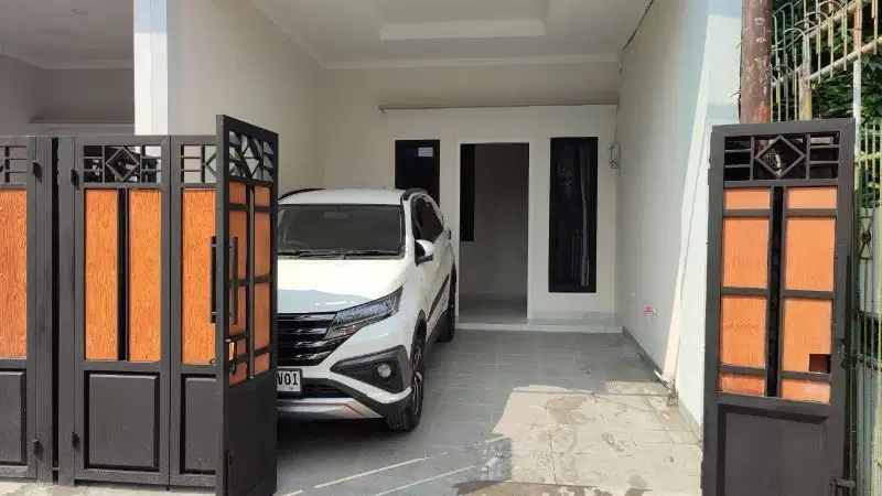 rumah baru 2 lantai dekat pasar