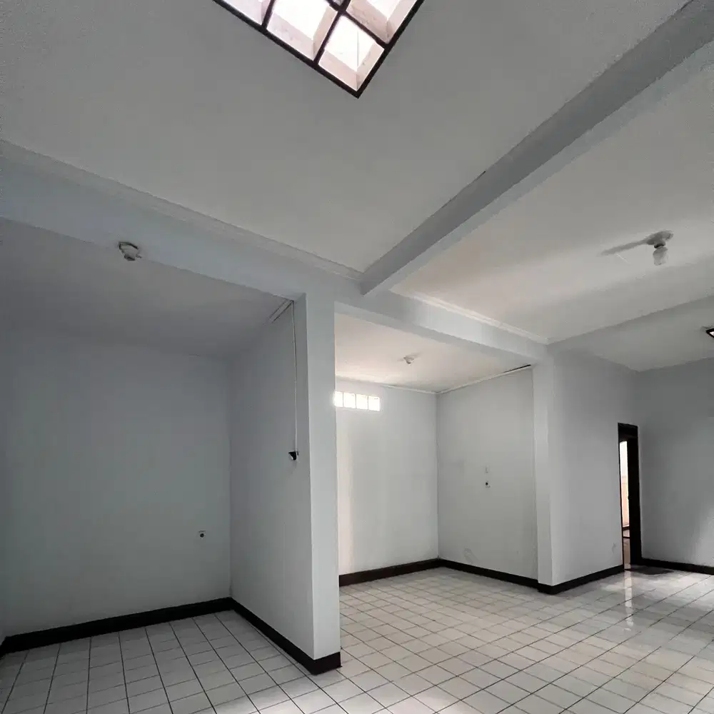 DIJUAL CEPAT RUMAH SIAP HUNI DI KOMPLEK JUPITER MARGAHAYU BANDUNG