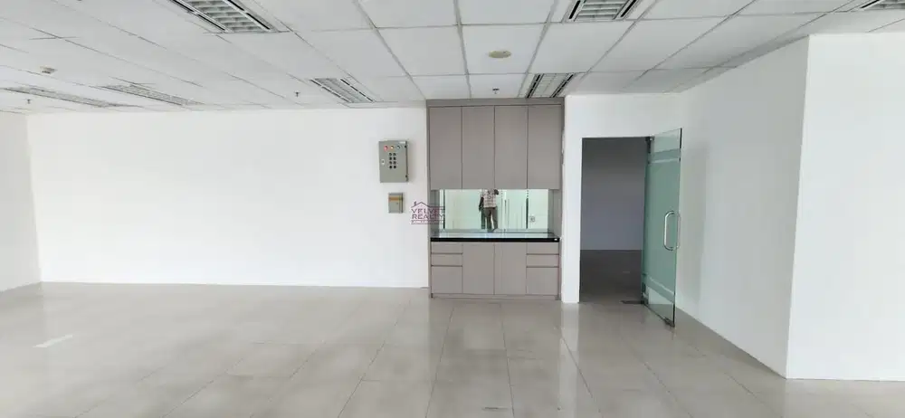 Disewakan Office Space Springhill Kemayoran Luas 137m2 VR1077